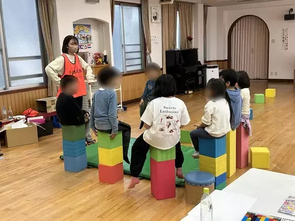 こども家庭庁「令和6年版こども白書」で、注目事例としてROJEによる能登地方での居場所支援活動が紹介されました