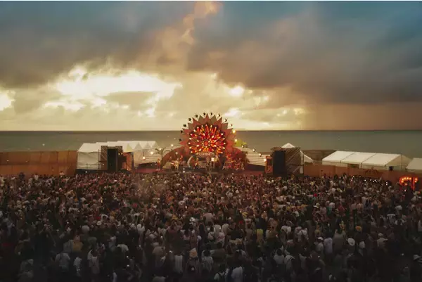 美しいサンセットをバックに4年ぶりの開催！総勢21組の豪華アーティストが集結！CORONA SUNSETS FESTIVAL 2023