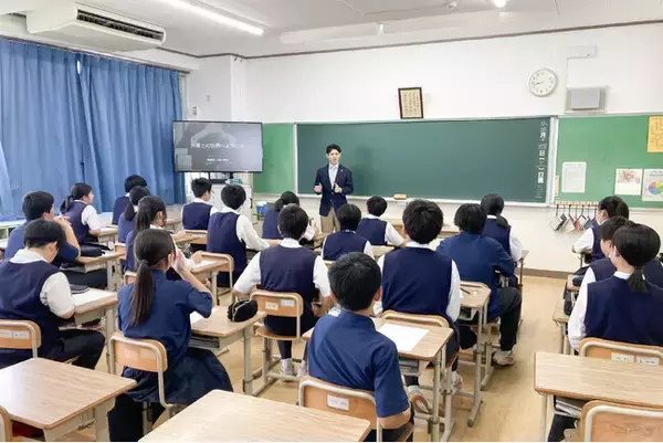 『異議あり！』は言わないの？弁護士が中学校で本音トーク