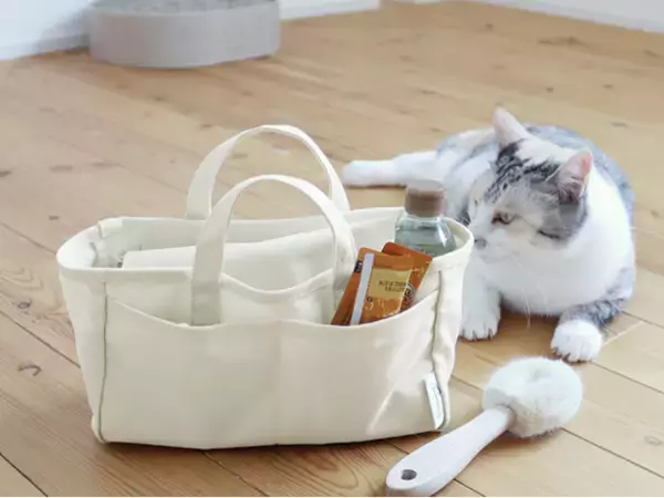 ペットのお手入れグッズをまとめて収納！ブラシも爪切りもお薬も、すっきり整うトート型収納が「bon moment cat」から登場