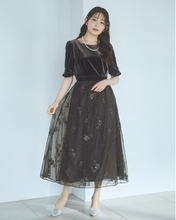 モデル・女優の久間田琳加さんが魅せる AIMER“Special Collection The Autumn Occasion Edit starring RINKA KUMADA”を発表