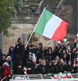 「【ジョルジオ アルマーニ】 2024年パリ オリンピック開会式でイタリア代表チームに衣装提供」の画像1