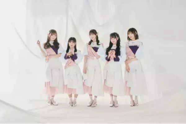 人気急上昇中の5人組アイドルグループ『衛星とカラテア』がアパレルブランド "SPINNS" とのコラボレーションを発表！！！