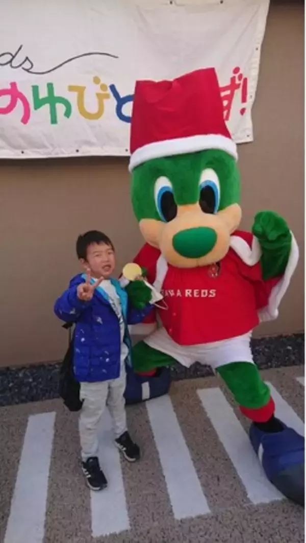 【12月18日（木）から】トーシンパートナーズが、Jリーグ・浦和レッズが実施する「このゆびとまれっず！REDS Santa」に参加！子ども食堂へトートバッグを寄贈