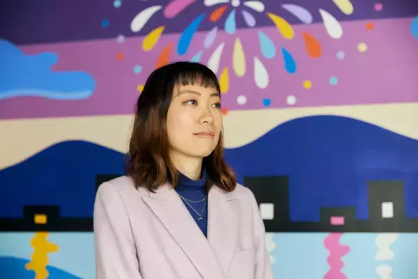 「パークホテル東京 アーティストルーム「花火」アーティスト・あやいろ インタビュー　～“揺らぎの美”を描く、没入型空間の創造～」の画像