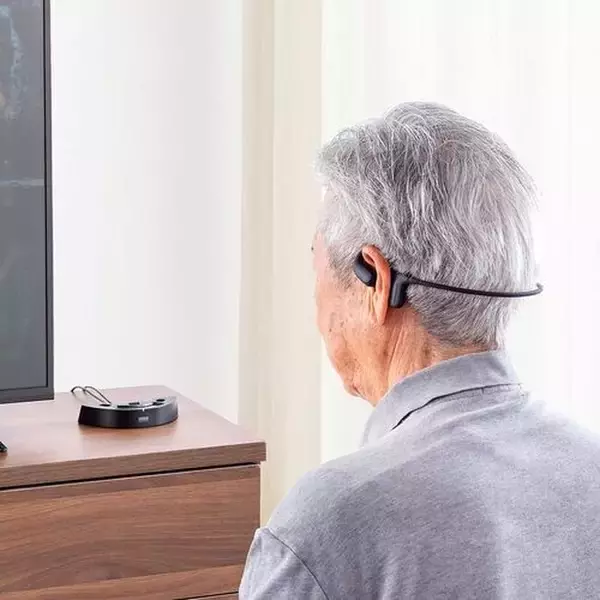 「簡単操作ですぐ聴ける！快適にテレビ視聴ができるワイヤレスイヤホンを発売」の画像