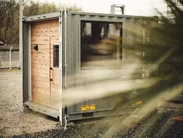 コンテナ利活用事業「AND CONTAINER（アンドコンテナ）」から、[TTNE]プロデュースのプレミアムサウナコンテナ「SAUNA BLOCK」を発売
