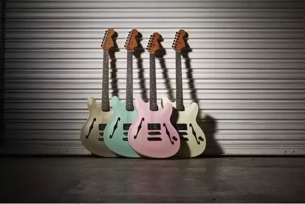 ポップパンクのアイコン、トム・デロングを称えるシグネイチャーモデル第2弾『Tom DeLonge Starcaster(R)』2024年4月17日（水）世界同時発売