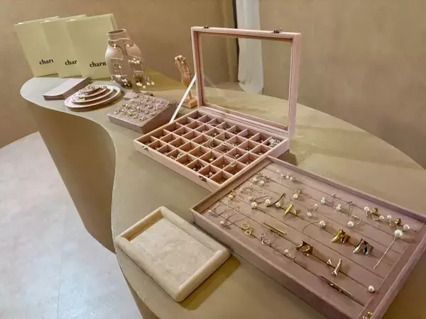 【トータルビューティーサロンcharme】韓国デザイナーとのコラボピアス・イヤーカフが新宿Flags「カザリモノ展」にPOP UP SHOPとして出店決定！