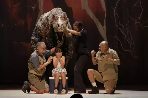 家族みんなで作る特別な思い出　リアル恐竜ショー『恐竜パーク』開幕！迫力満点の公演レポート到着 2026年8月16日(日)まで全国21都市で開催中
