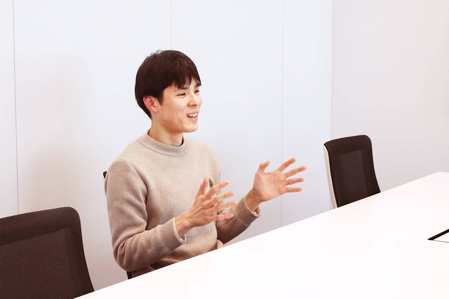 「データ爆発時代」を乗り越える、次世代ミッドレンジストレージ。若手開発担当者が語る、高効率なデータ圧縮を実現した「VSP One 2U Block Appliance」誕生の裏側。