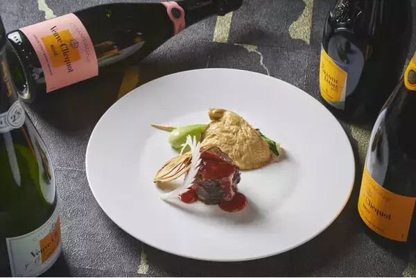 ヴーヴ・クリコとコラボレーションした、一夜限りのペアリングディナー「琉華饗宴 Vol.2 ～シャンパーニュメゾン『ヴーヴ・クリコ』とめぐる王朝の追憶～」