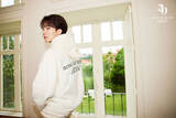 「韓国ファッションブランドacme de la vieが、SEVENTEENのJEONGHANをモデルに起用した23FWコレクションを発表。」の画像1