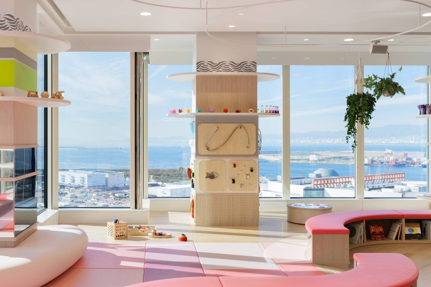 アトリエだけ、突き抜けているホテルの話。‐効率の先に選んだ「PLAY HARD」‐