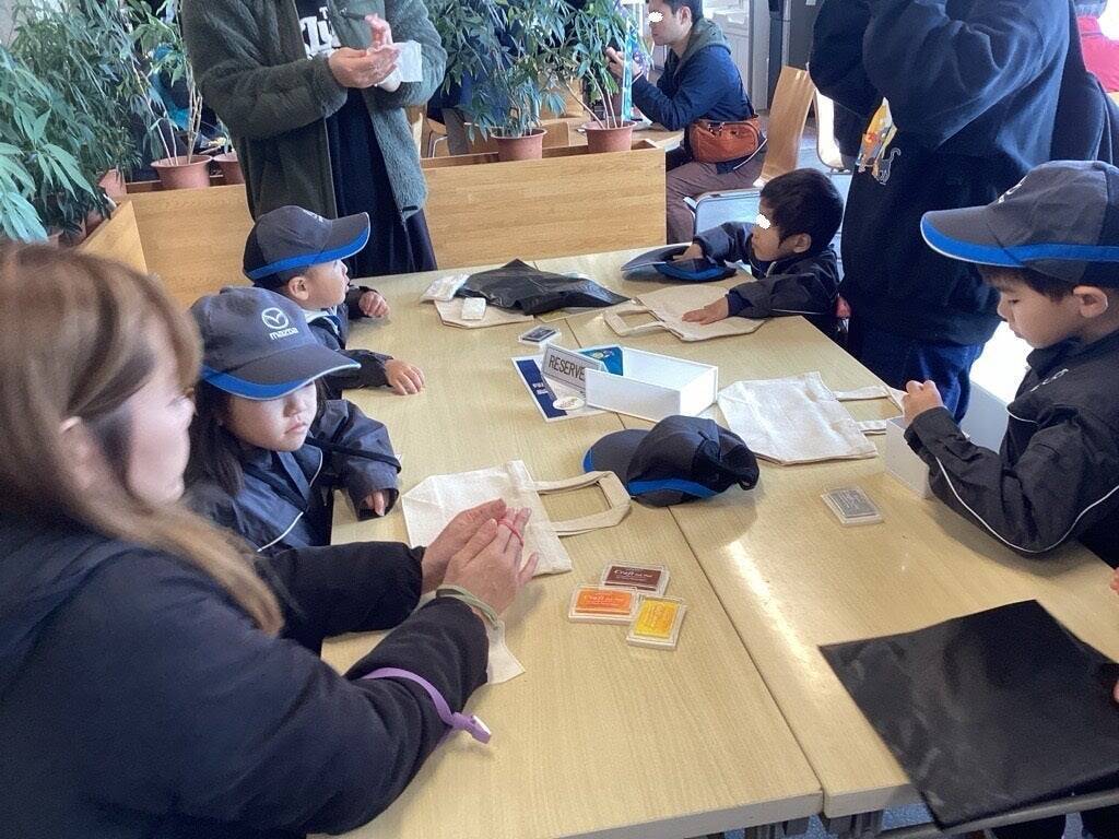 100台のロードスターが運んだのは、コンテナ8箱分の「想い」。千葉マツダが挑む、ファンと共に創る”参加型地域貢献”の舞台裏