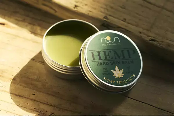 ウェルネスブランド「roun（ラウン）」より、自然とともに過ごす時間をもっと心地よくする、植物由来の万能バーム『ハードスキンバーム』新発売