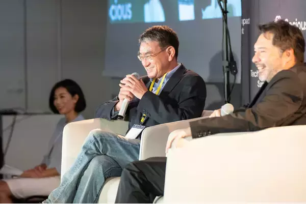 元デジタル大臣・河野太郎氏「オンライン広告詐欺、議員立法で1ヶ月施行を」--T4IS2026『デジタル・パブリック・スクエア』にてSmartNews共同創業者・鈴木健 氏と対談