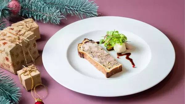 「～エアポートクリスマス2024～ 羽田エクセルホテル東急でクリスマスを彩るディナーコースとランチブッフェを販売」の画像