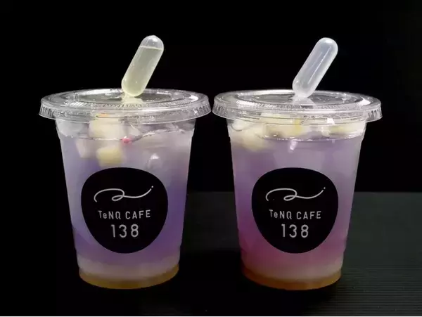 「「Space Travelium TeNQ」 開業1周年続報！ 『Space Travelium TeNQ　宇宙を旅する写真展』に合わせオリオン大星雲イメージのドリンク・限定グッズが登場」の画像