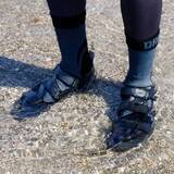 「防水なのに、ニット。名前を変えたことで“使われ方”が変わったソックス。釣具ブランドが“専用”より“日常”を選んだ理由。」の画像1