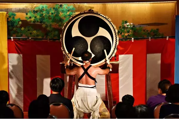 若手芸能家集団『KITAKAGURA-北神楽』と『定山渓 鹿の湯』の新たな挑戦