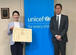 内閣府より紺綬褒章に係る褒状を受章