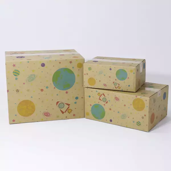 ダンボール＋フルカラー印刷＝『宇宙ダンボール』爆誕！