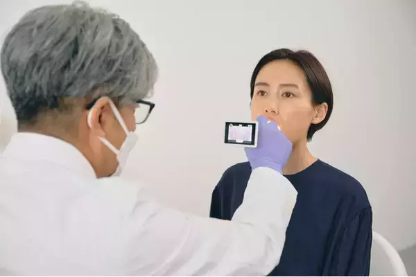 「AIインフルエンザ検査を受けた累計患者が5万人に到達、アイリスの “nodoca”」の画像