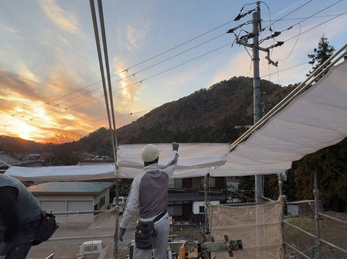 「Base101®かんたん！す～と屋根（素屋根）」で建設業界の課題に挑戦。猛暑・長雨に負けない現場環境改善システム