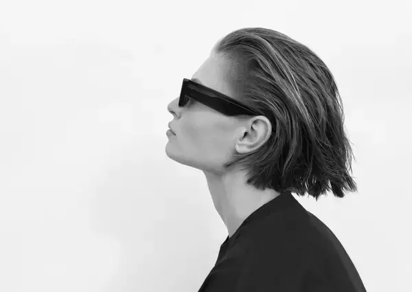 H&M Studioから、シャープで洗練されたエッセンシャルアイテムを携えた 「Studio Essentials」コレクションが再登場。