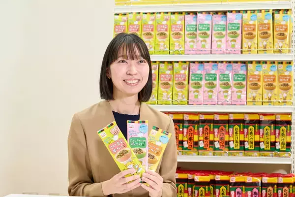 「子どもが朝ごはんをなかなか食べてくれない…」子育て中の社員の声から始まった、「めざまし茶づけ企画」が3周年。食欲がなくても食べやすい、子ども向けの「お茶づけの素」誕生の裏側とは