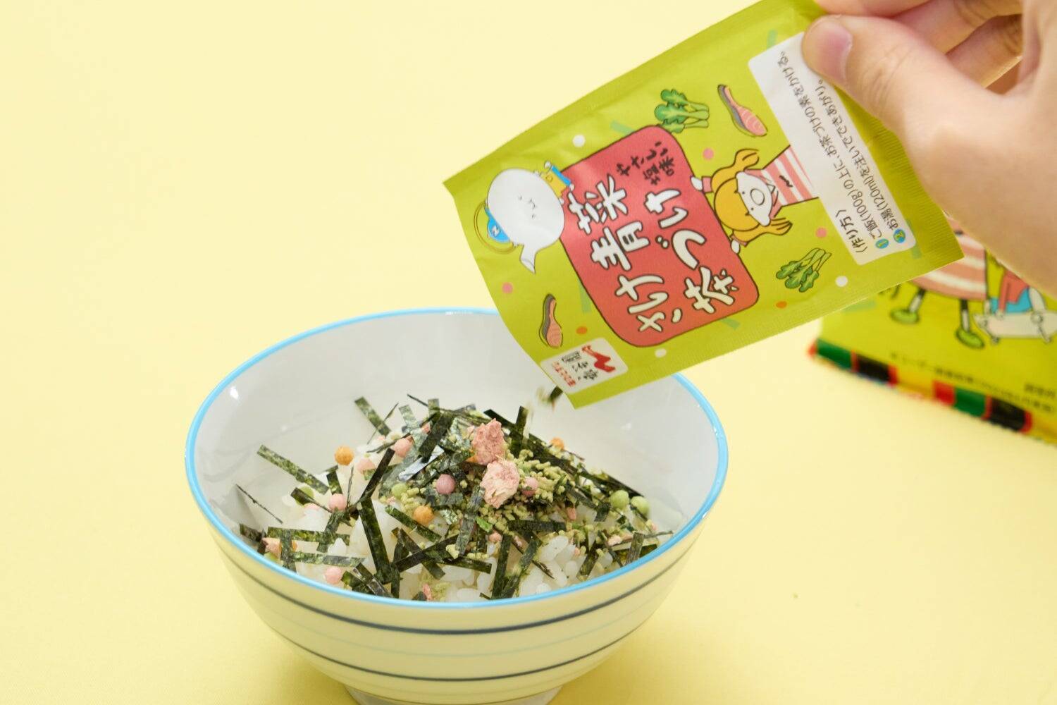 「子どもが朝ごはんをなかなか食べてくれない…」子育て中の社員の声から始まった、「めざまし茶づけ企画」が3周年。食欲がなくても食べやすい、子ども向けの「お茶づけの素」誕生の裏側とは