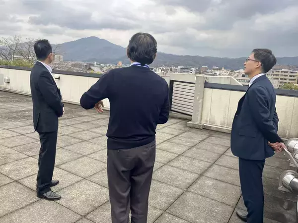 「二人の研究者が立ち上げたベンチャー企業はなぜ「世界初」の製品を生みだせたのか。鴨川のほとりで育まれた「やさしい医療」」の画像