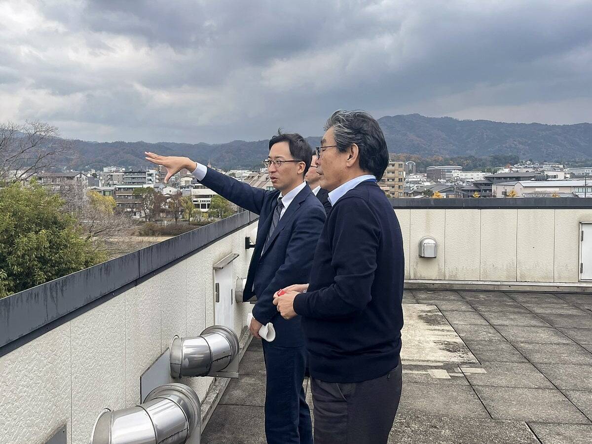 二人の研究者が立ち上げたベンチャー企業はなぜ「世界初」の製品を生みだせたのか。鴨川のほとりで育まれた「やさしい医療」