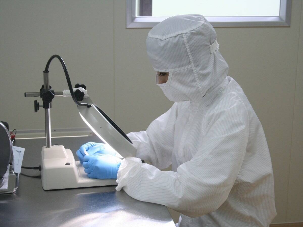 二人の研究者が立ち上げたベンチャー企業はなぜ「世界初」の製品を生みだせたのか。鴨川のほとりで育まれた「やさしい医療」