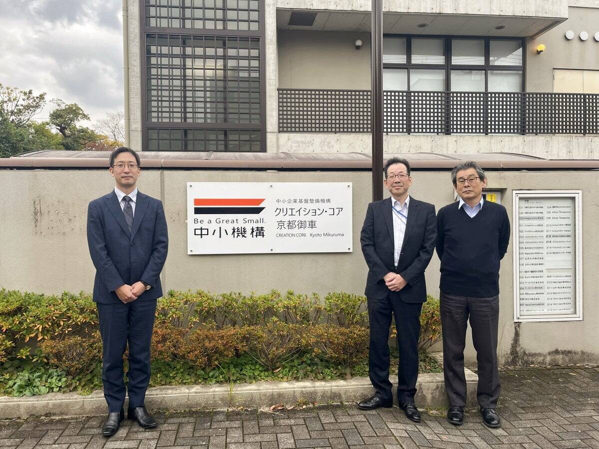 二人の研究者が立ち上げたベンチャー企業はなぜ「世界初」の製品を生みだせたのか。鴨川のほとりで育まれた「やさしい医療」