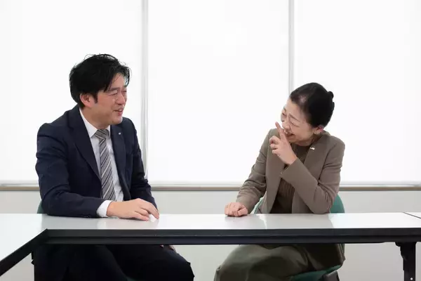 創業50周年を迎えた京進が歩んできた「絶えざる革新」。京進グループ全体で手を取り合い、化学変化を起こすことが新たな価値を生む。