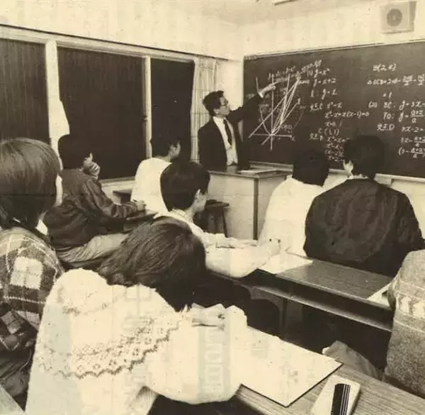 「創業50周年を迎えた京進が歩んできた「絶えざる革新」。京進グループ全体で手を取り合い、化学変化を起こすことが新たな価値を生む。」の画像