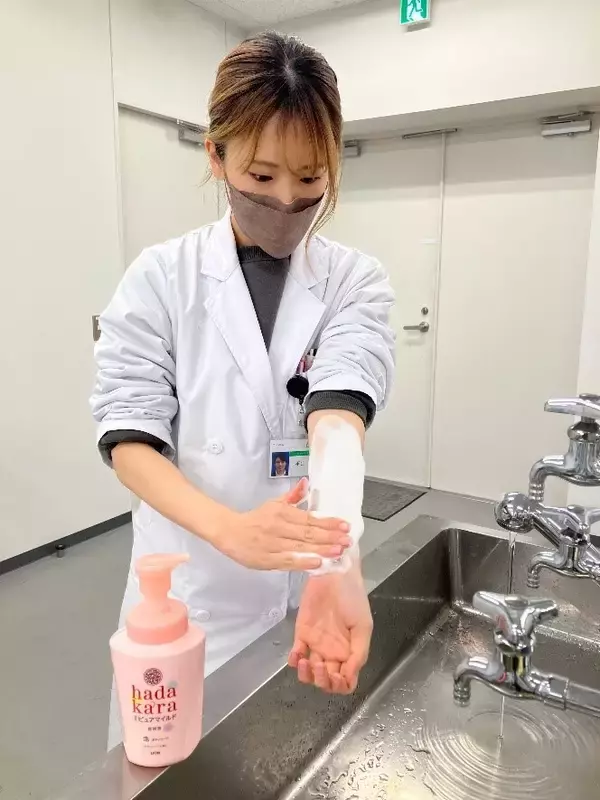 「忙しいママたちを応援！『ｈａｄａｋａｒａボディソープ　泡で出てくる薬用ピュアマイルドタイプ』誕生の裏側」の画像