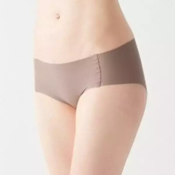 「「柄ストって、今、はいても普通にかわいかった」2002年生まれのPR担当が、25年前の『Tuché』を実際にはいて分かった“気分が上がる”理由と、開発陣の泥臭すぎる情熱」の画像
