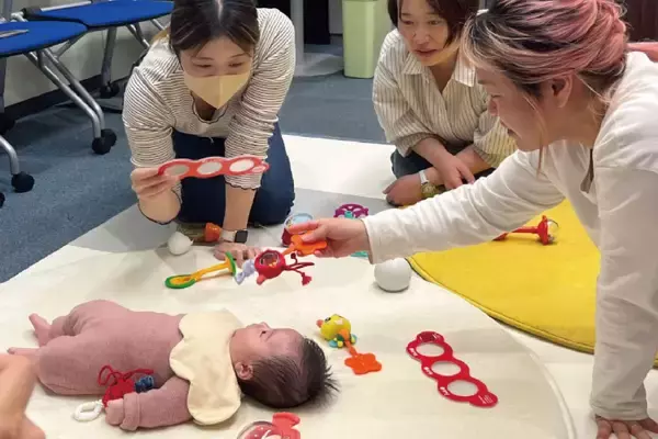 「バラバラだったベビートイを「好奇心」でつないだら、Baby curiosityが生まれた～Baby curiosity®のできるまで vol.1」の画像