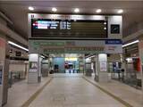 「新宿駅で夜更かしする大人向け企画！ホームに特設カフェが登場しモーニングが楽しめる　１０月１６日、「誰も知らない深夜の新宿駅ナイトツアー」を実施」の画像1