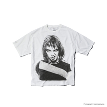 90年代に撮影されたBjorkのアーカイブフォトがTシャツに。Behind the Scenes(R)︎が新プロジェクトを始動