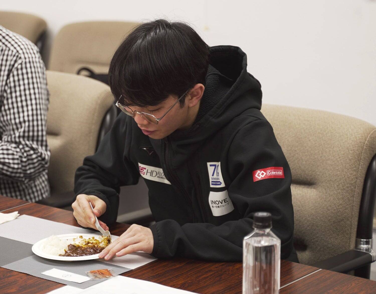 賃貸管理サービスから始まったレトルトカレー商品化　フィギュアスケーター友野一希選手監修　健康とおいしさを両立させた『TOMONO CURRY』 誕生の裏側