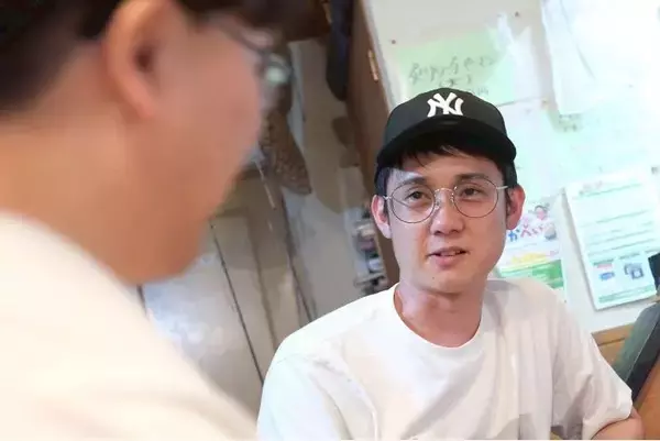 頑張ることをやめたから、3年続いた。スナックを間借りする週末バーの話 |【つながるBARインタビュー vol.1 福岡中洲店】