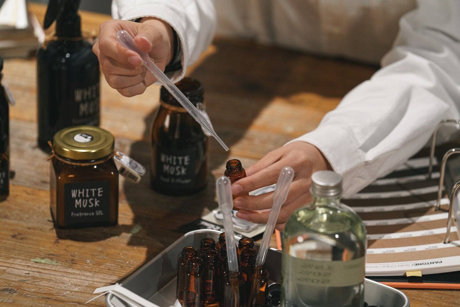 「WHITE MUSK」の香りはいかにして生まれたか。他の追随を許さないJohn's Blend（ジョンズブレンド）の香り開発の秘密と挑戦