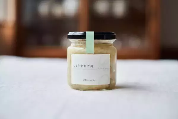 「発酵の新時代を切り拓く調味料「しょうがねぎ麹」発売。YouTube登録者数36万人を超える発酵マイスター「榎本美沙」が忙しい日常に、“手軽に奥深い味わい”を叶える発酵調味料を開発」の画像