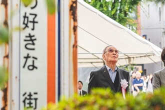シマダハウス創業者が91歳になっても自ら現場に立ち、千歳烏山と仙川に「温湿度表示付時計台」を寄贈した理由
