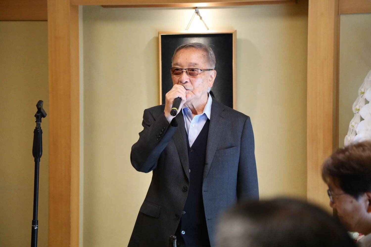 シマダハウス創業者が91歳になっても自ら現場に立ち、千歳烏山と仙川に「温湿度表示付時計台」を寄贈した理由