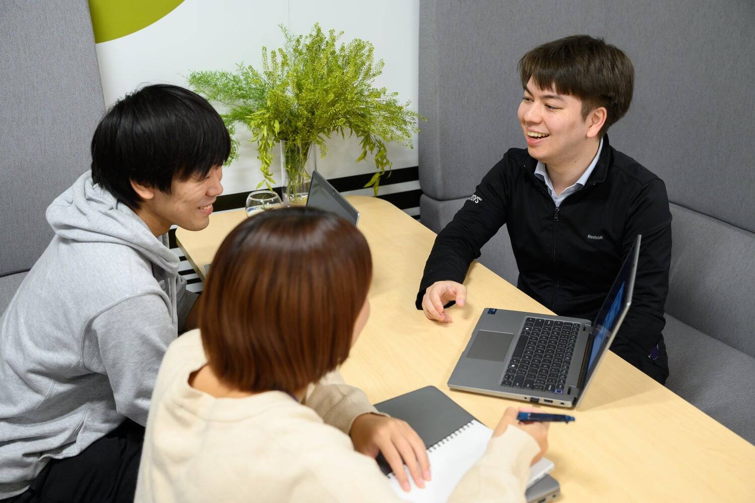 多様な人たちと連携するうえで必須！IT業界で活躍する卒業生が語る、「叡啓大学で身につけたグローバル・コラボレーション力」とは？